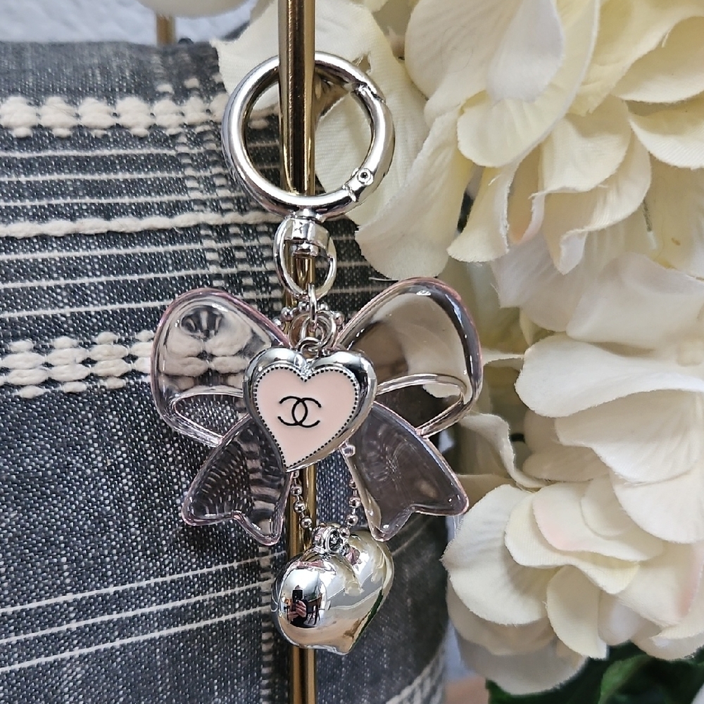 Lux Bow And Heart Bag Charm